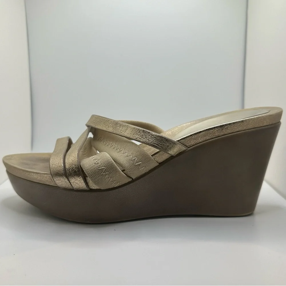 Donald‎ J Pliner Gold Strappy Wedges Size 7.5